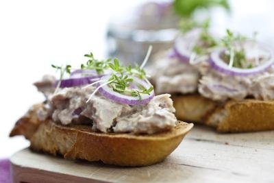 Tuna on toast can be substituted for cottage cheese.