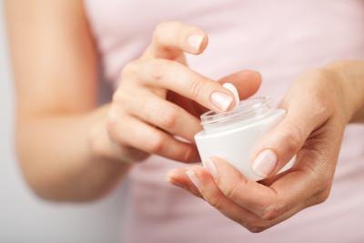 Skin dryness is a side effect of Clindoxyl.