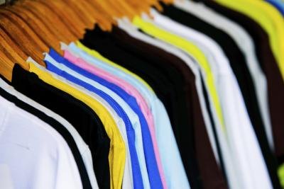 Knitted cotton is made by machines.