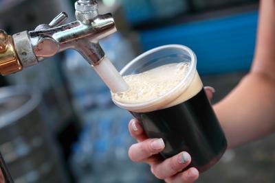 Dark beers have less carbonation.