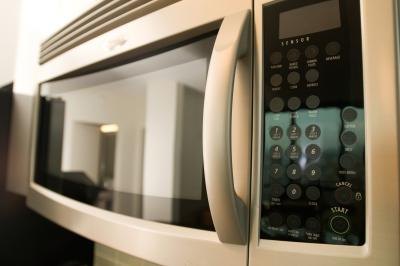 Microwave the wax