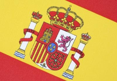 Children can create tiles with the Spanish flag on them.