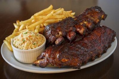 Pork ribs with fries and cole slaw