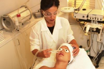 Primary care doctors and specialists such as dermatologists identify raised bumps on the skin by performing a physical exam of the patient.