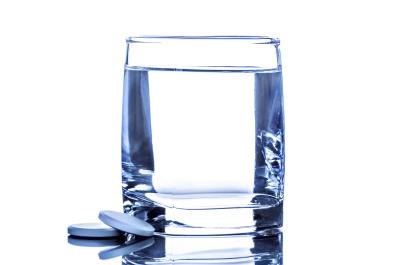 Dissolve vitamin C in 1 tbsp. of water.