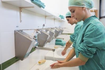doctors washing their hands