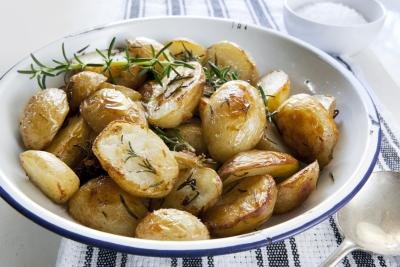 Adjust your diet in order to include foods high in lysine.