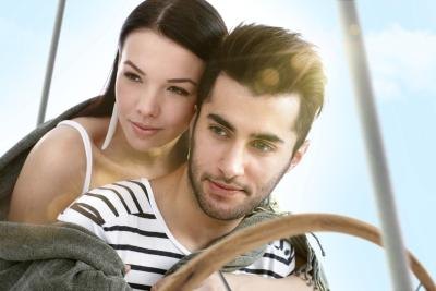 Nautica Oceans is a water-based fragrance that embodies the essence of sailing on a yacht.