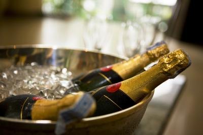 For a glamorous party, serve champagne.