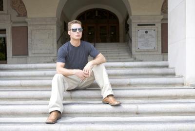 Wear sold colored pants, like khakis.