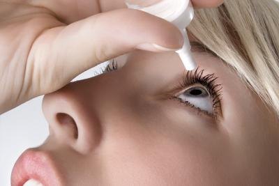 Eye irritation may be a symptom of innk poisoning.