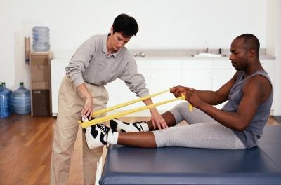 People suffering with migratory joint pain should consult a doctor about how to set up an individualized exercise plan.