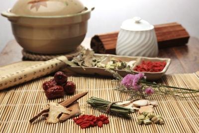 Motherwort helps to combat irritability, nervousness and restore estrogen levels.
