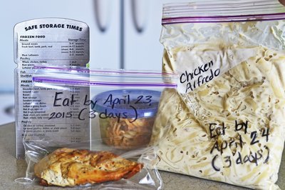 How to Store Cooked Chicken in a Refrigerator | eHow