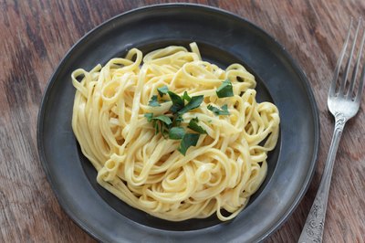 Rich and creamy alfredo sauce requires subtle spicing.