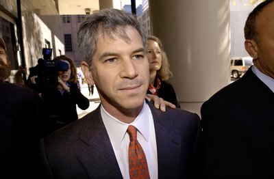 Former Enron CFO Andrew Fastow arrives at federal courthouse