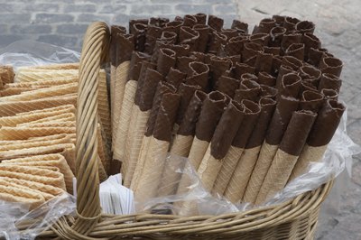 chocolate cookie basket