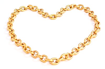 Chain necklace.