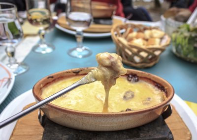 Bowl of cheese fondue.