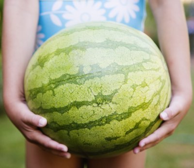 Waiting to long for a hollow sound may cause an overripe melon.