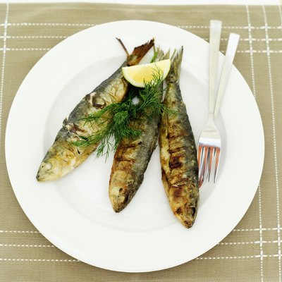 Fried herring on a plate.
