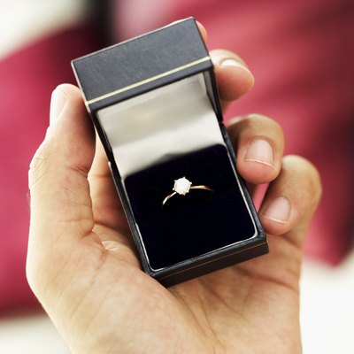 Yellow gold ring