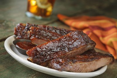 serve barbecued foods such as ribs if the home has a backyard