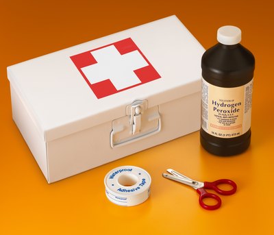 Hydrogen Peroxide is a common first aid kit item that can also be used with water to create a non toxic feminine wash.