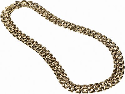 Chain necklace.