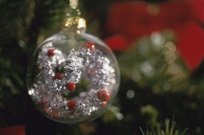 Play a memory game using familiar Christmas items.