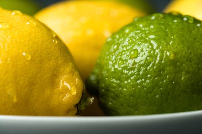 A plate of lemons and limes.