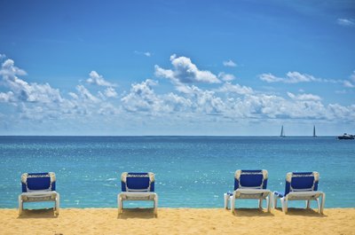 Select a theme, like a beach party, that matches her interests.