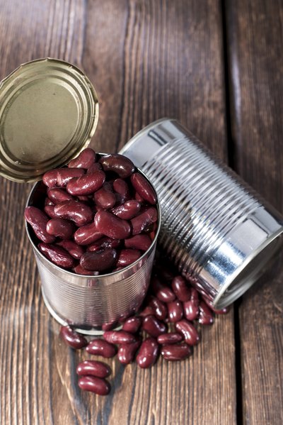 Red kidney beans in cans