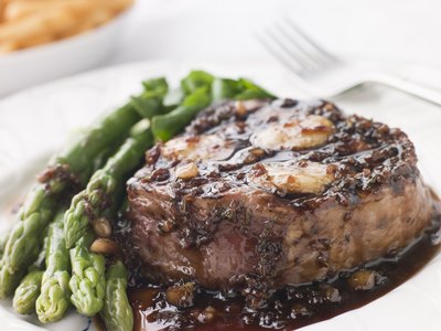 Steak with asparagus