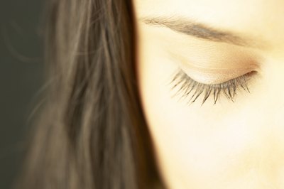 puffy eyelid and face