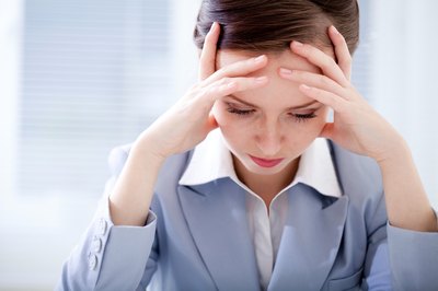 Brain fog means not being able to think clearly.
