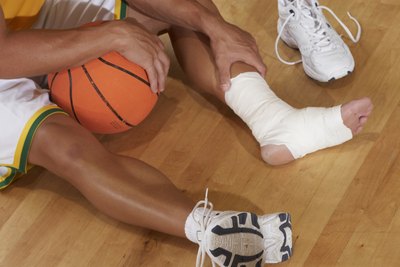 Conditions That Cause Foot, Ankle & Leg Swelling