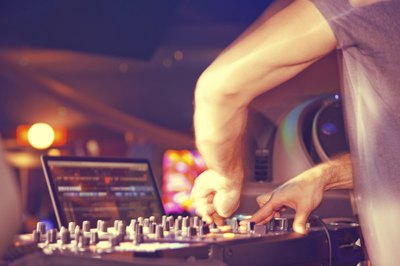 Dj playing music