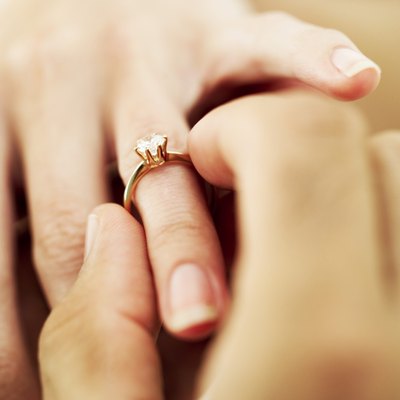 Yellow gold ring