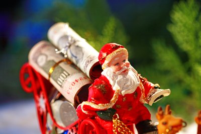 Sleighs of all sizes can help serve as your winter wonderland centerpiece