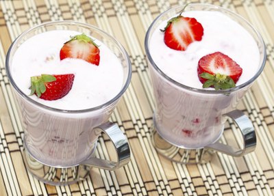 protein drinks with strawberries