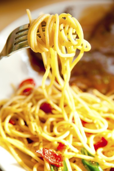 A low carb diet helps reduce cravings for bread and pasta.