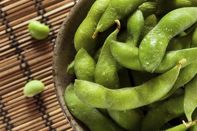 Close-up of edamame in bowl.