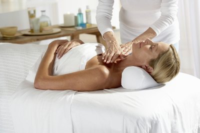 Treat her to a day at the spa.