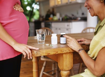pregnant woman taking Tylenol