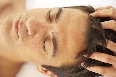 Garlic is good for relieving scalp dryness.