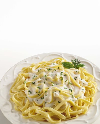 A fettuccine Alfredo dish