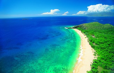 Some of the best sunny places to vacation in December can be found in the United States, in exotic foreign countries and on beautiful tropical islands around the world.