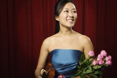 How to Give Flowers for an Artistic Performance