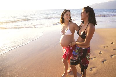 Combine drinking red raspberry leaf tea with other methods that help to induce labor, such as walking.